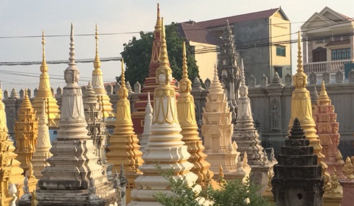 Traditional Wooden Houses of Kampong Chhnang: Homestay Experience
